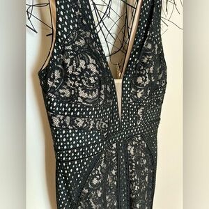 TONY BOWLS black overlay sheer illusion long  evening dress Formal size 14